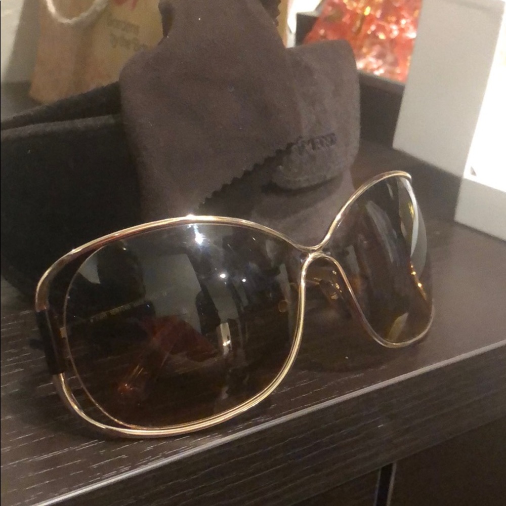 Tom Ford sun glasses - Picture 3 of 3